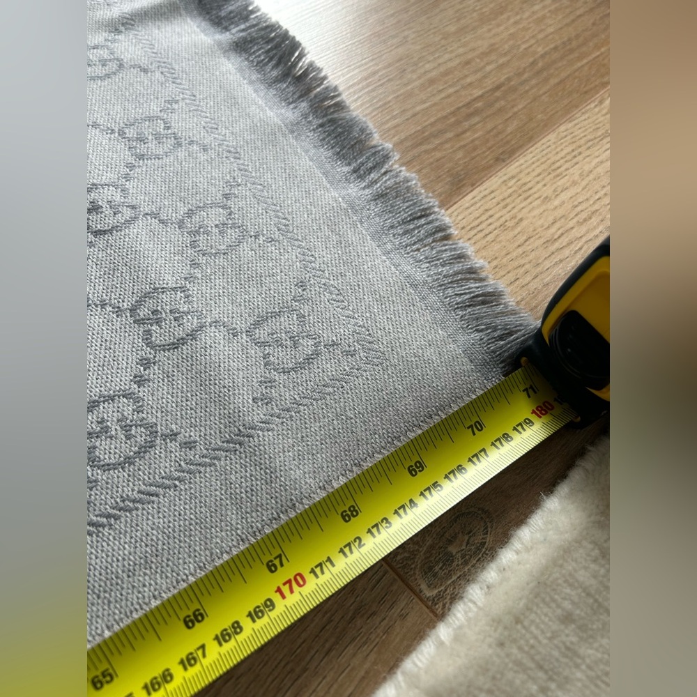 Gucci Monogram Scarf - Picture 7 of 7